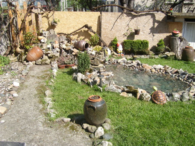 Decorative pond